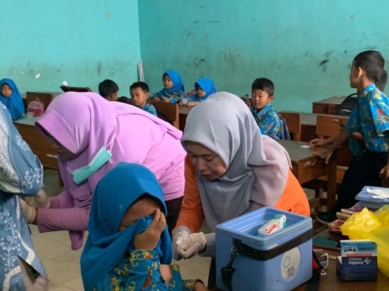 Pemberian Vaksin HPV dan Campak di SD Negeri 4 Semambung 2025